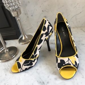 Printed Fabric Pumps